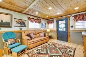 House (2 Bedrooms) | Interior