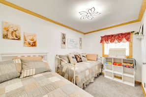 House (2 Bedrooms) | Interior - Quiet Eagar Retreat Near Lakes, Hiking & Hunting! (Eagar)
