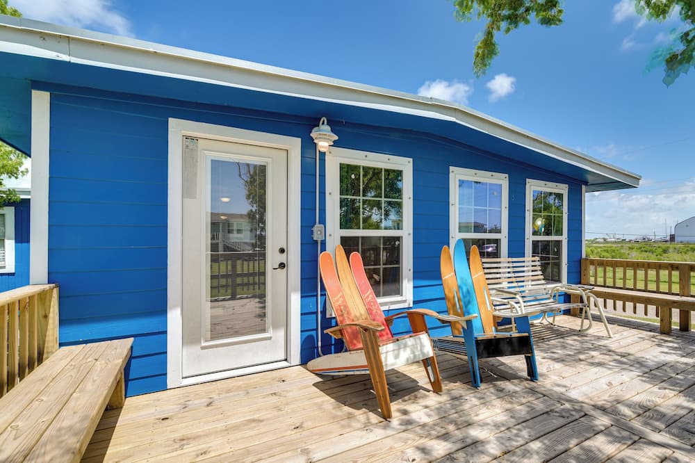 2 Mi to Public Beach: Pet-friendly Freeport Home! - Freeport