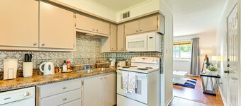 2 Mi to Historic Dtwn Nacogdoches: Cozy Apartment!