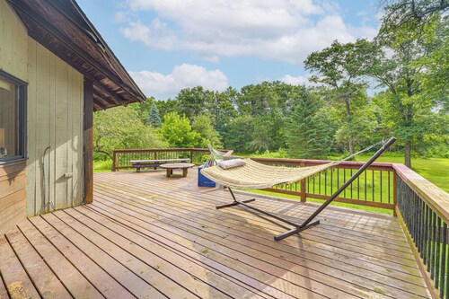 Sauna & Porch: 'writer's Croft of Otter Creek' Gem