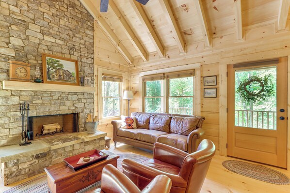 House (1 Bedroom) | Interior - 4 Mi to Fall Branch Falls: Peaceful Cabin w/ Deck (Cherry Log)