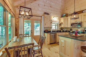 House (1 Bedroom) | Interior - 4 Mi to Fall Branch Falls: Peaceful Cabin w/ Deck (Cherry Log)