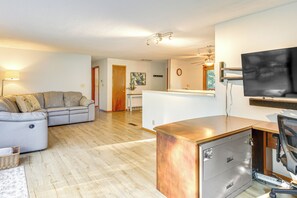 House (5 Bedrooms) | Interior