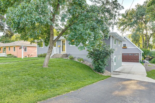 House (5 Bedrooms) | Front of property