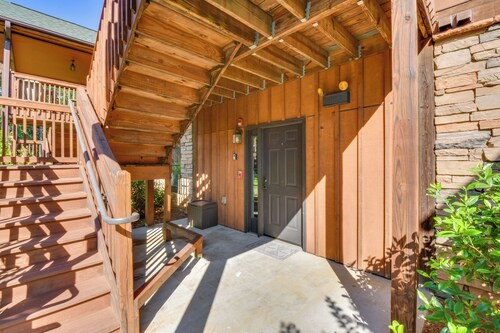 Scenic Outdoor Space: Lake Keowee Retreat!