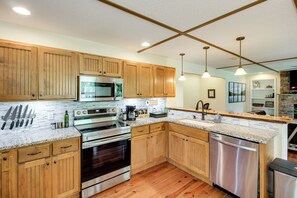 House (3 Bedrooms) | Interior