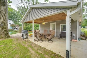 Apartment (0 Bedroom) | Interior - Boat Dock: Couple's Grand Lake Getaway! (St. Marys)
