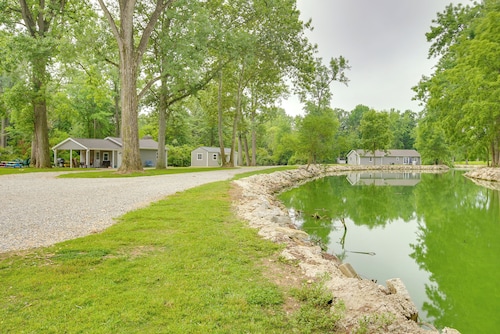 Boat Dock: Couple&#x27;s Grand Lake Getaway!