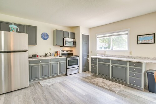 Boat Dock: Couple's Grand Lake Getaway!