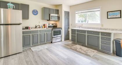 Boat Dock: Couple's Grand Lake Getaway!