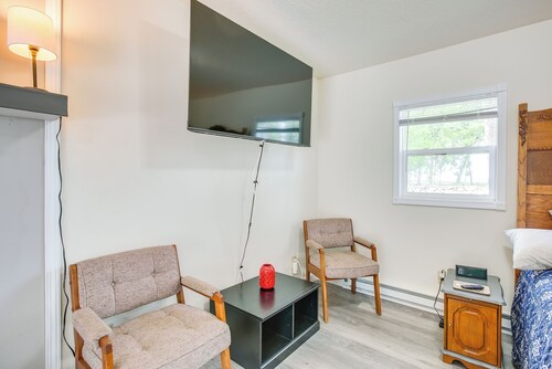 Boat Dock: Couple's Grand Lake Getaway!