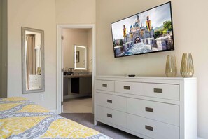 Apartment | 3 bedrooms, Internet - Bright 5BD Disney Escape w Private Pool 1536 (Clermont)