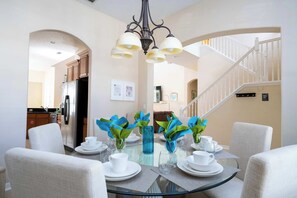 Ferienhaus | 5 Schlafzimmer, Schreibtisch, Internetzugang