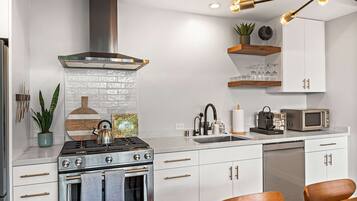 2 bedrooms, Internet