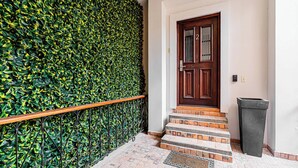 Exterior - w Grandiose 1BR w Balcony in San Felipe (Panama City)