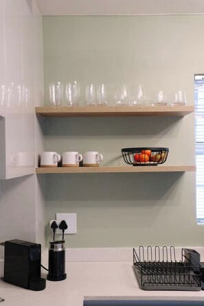 Apartment, Smoking