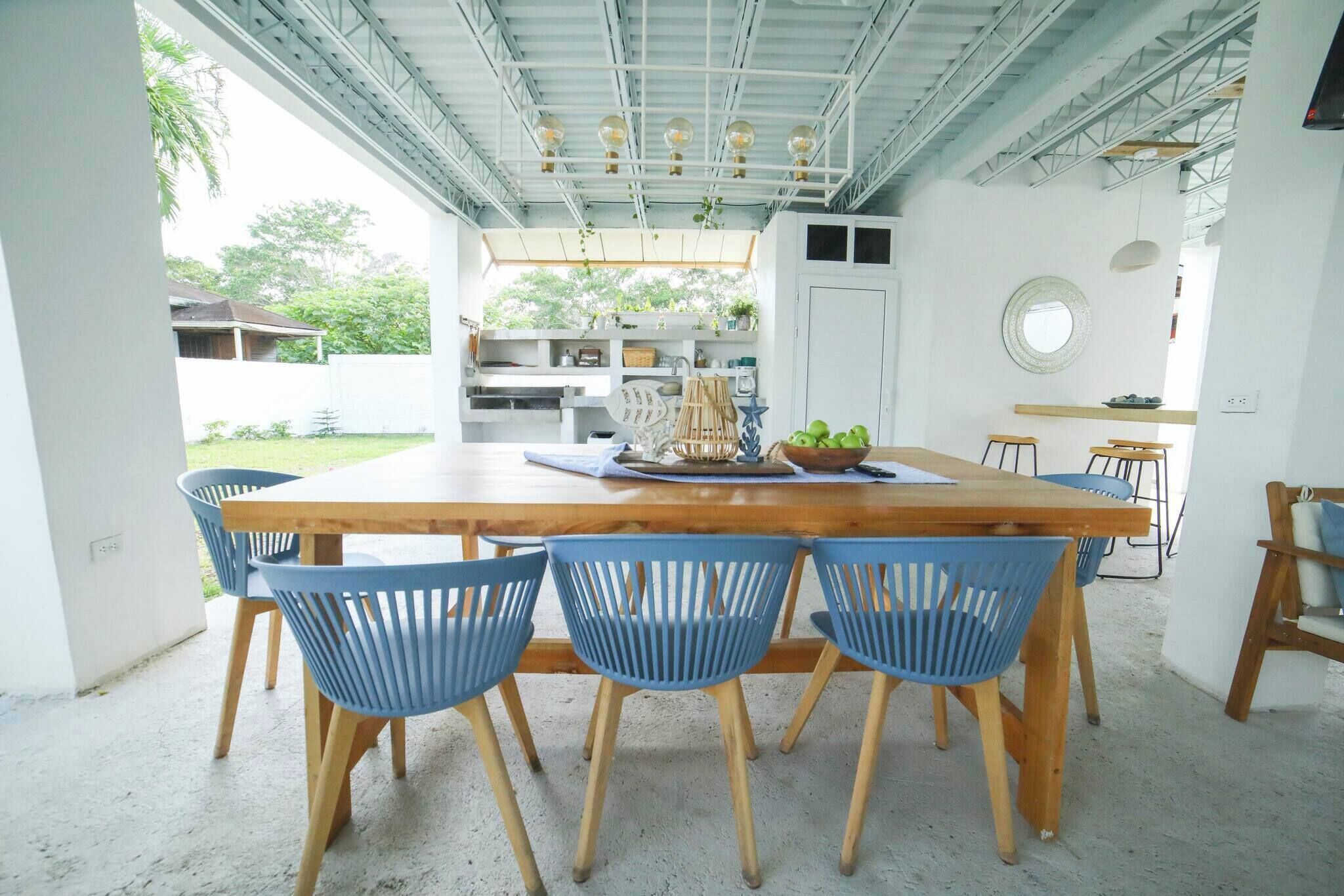 Chalet, 2 Bedrooms, Private Pool, Garden View | Dining room