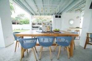 Chalet, 2 chambres, piscine privée, vue jardin | Salle à manger