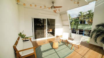 Chalé, 2 quartos, piscina particular, vista para o jardim | Sacada