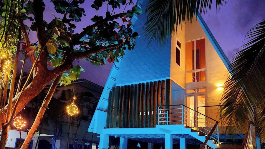 Elegant Chalet 2 Minutes From the Beach Ideal Families