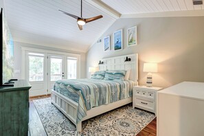 3 soverom, skrivebord, strykejern/-brett og internettilgang