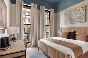 5 Schlafzimmer, Schreibtisch, Bügeleisen/Bügelbrett, kostenloses WLAN