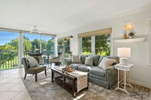 Fernseher, DVD-Player, Arbeitsbereiche