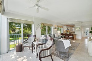 TV, DVD-spiller og kontorer