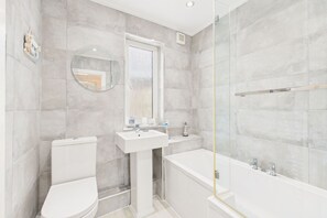 Shower, towels, shampoo