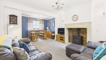 TV, fireplace, offices