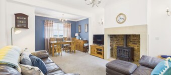 Host & Stay | Pier View