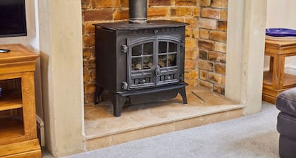 Host & Stay | Pier View