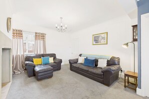 TV, fireplace, offices