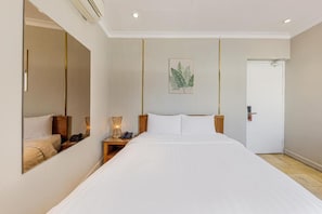 Quarto casal standard | Roupas de cama premium, frigobar, escrivaninha, Wi-Fi de cortesia
