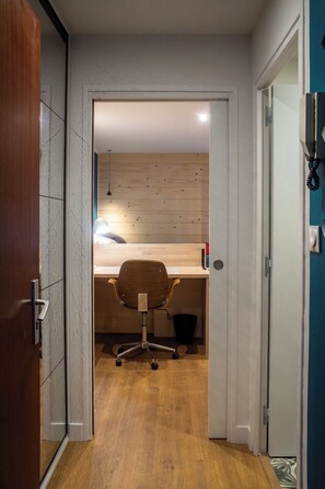 Interior - Large studio with terrace (Vannes)