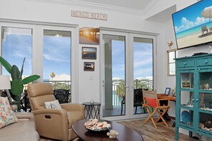 Smart TV, DVD player