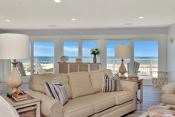 Smart TV, fireplace - 🌴Breezeway🌴 Beachfront w/ Private Boardwalk | Pet-Friendly | Private Pool (Indian Pass)