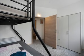 1 chambre, fer et planche à repasser, Wi-Fi, draps fournis