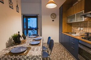 Stovetop - Mare Tra i Tetti -  The sea among the rooftops (Monopoli)