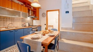 Fridge, stovetop