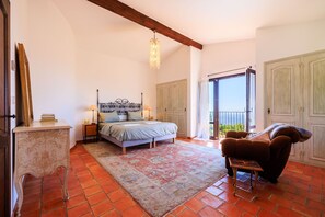 4 makuuhuonetta, ilmainen Wi-Fi, vuodevaatteet