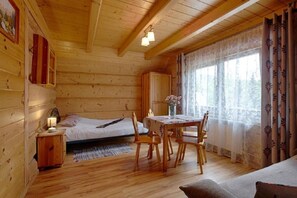 Habitación cuádruple, vistas a la montaña (Nr 9) | Wifi gratis