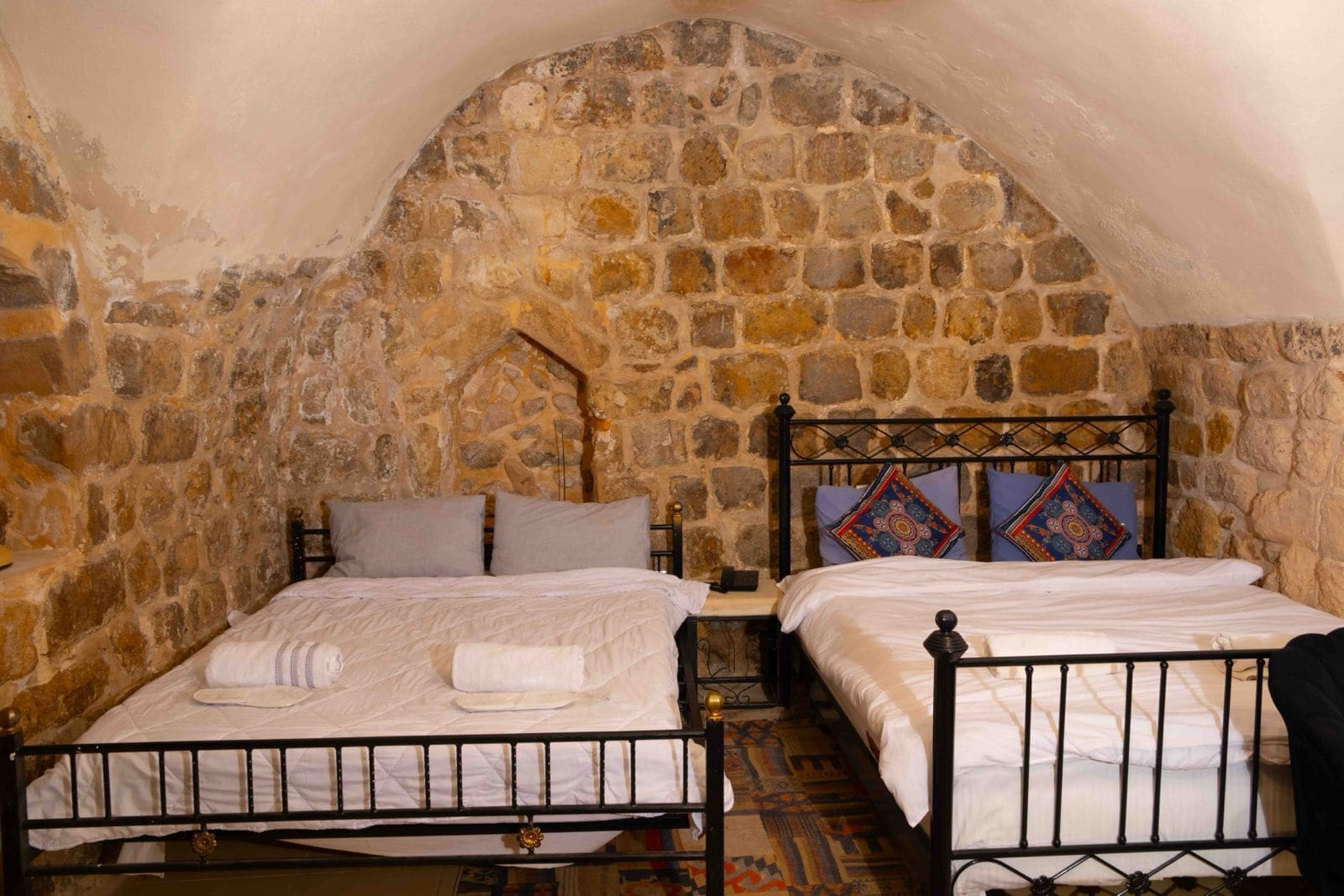 Habitación clásica | Escritorio, espacio para trabajar con laptop y cortinas blackout 