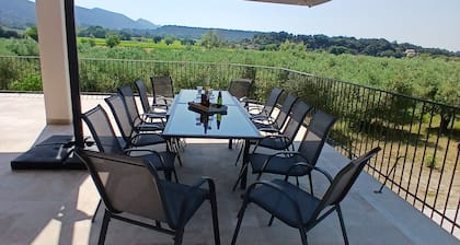L'instant suspendu 360 m2 -Villa with private pool-8-car parking lot