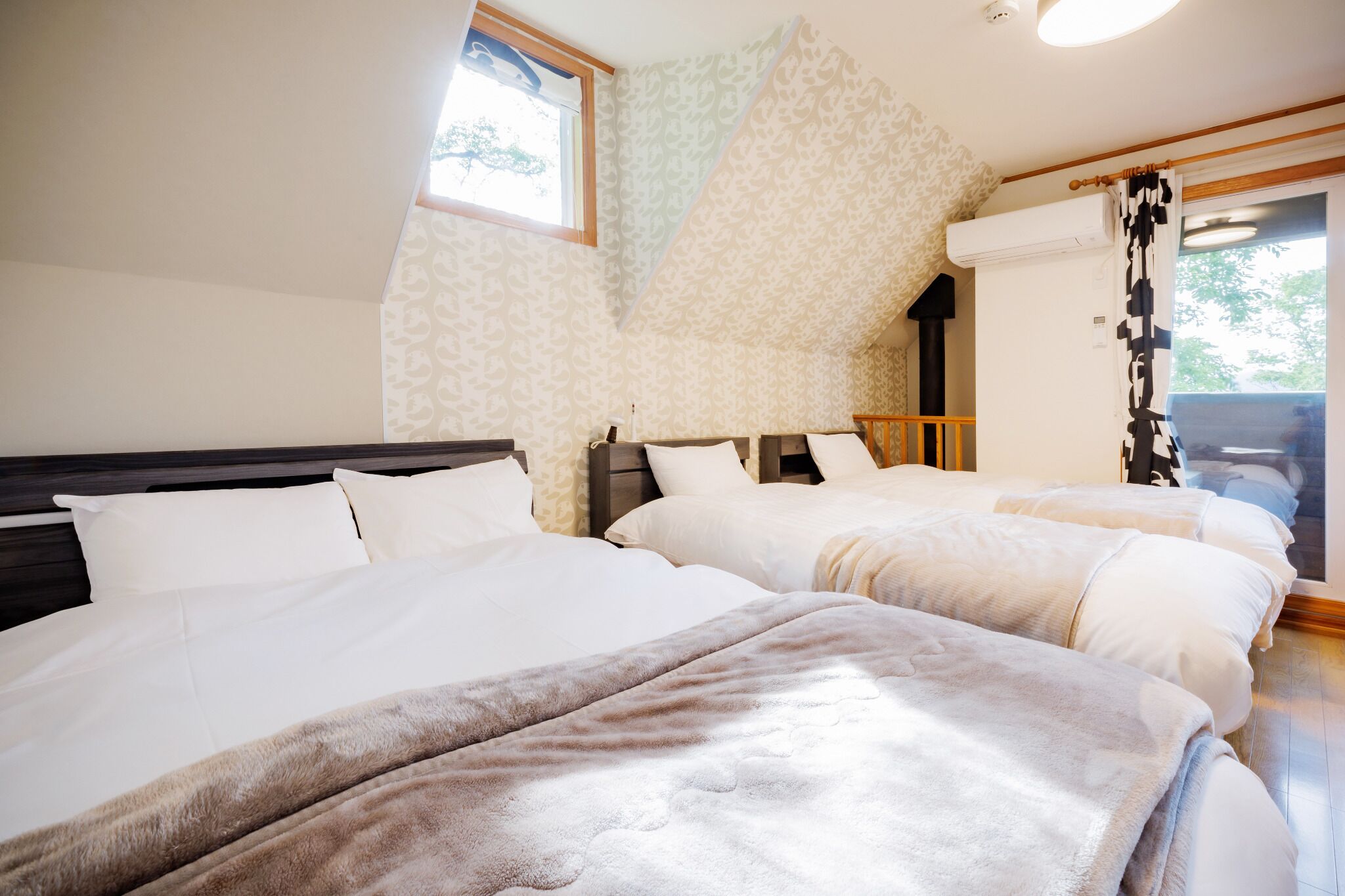 2 soverom, skrivebord, wi-fi (inkludert) og sengetøy