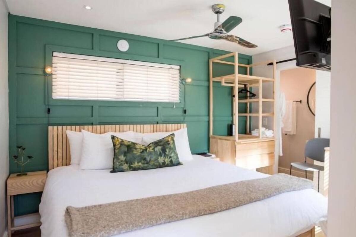In-room safe, iron/ironing board, free WiFi
