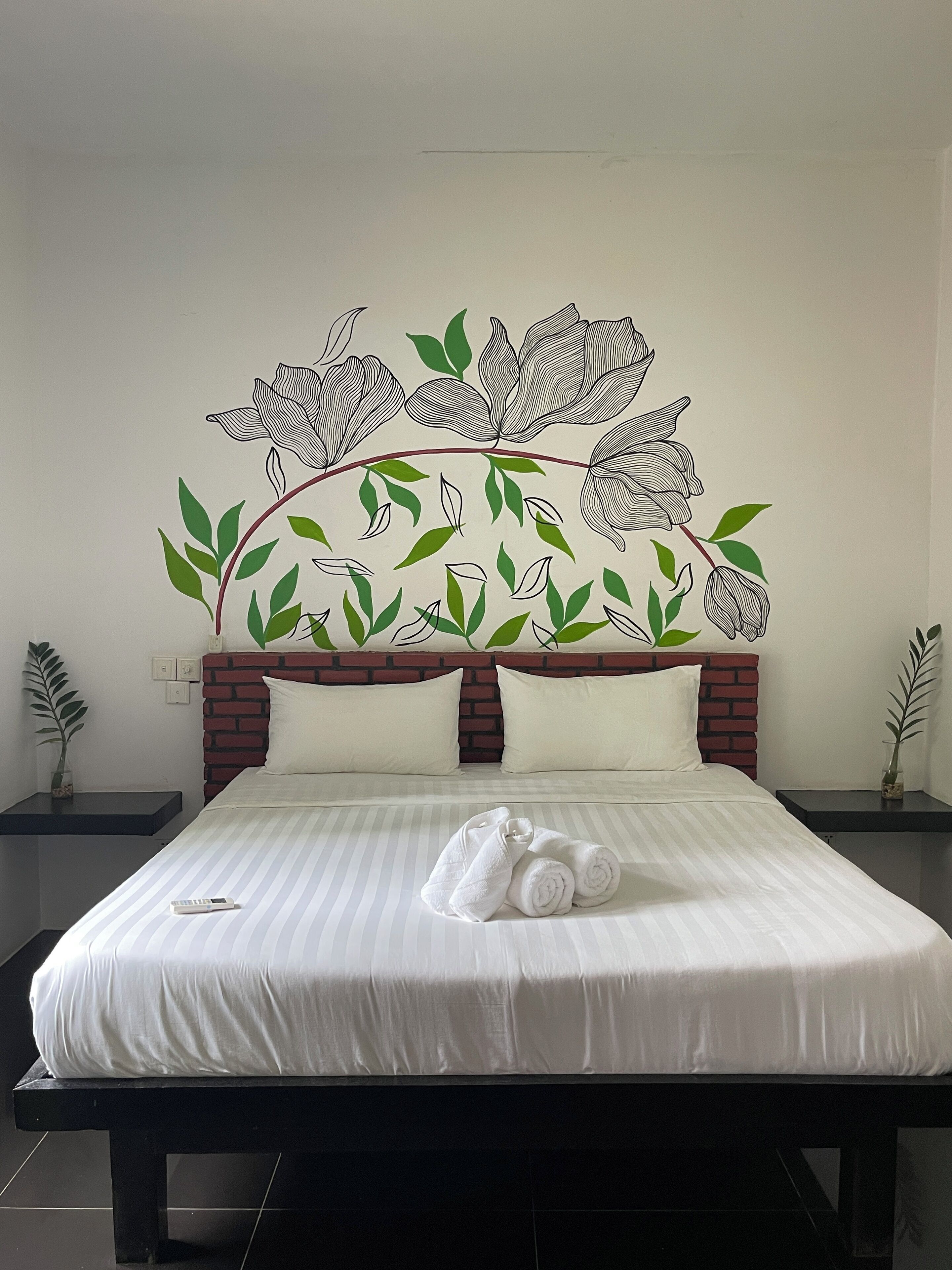 Deluxe Double Room, Garden View | Desk, free WiFi, bed sheets