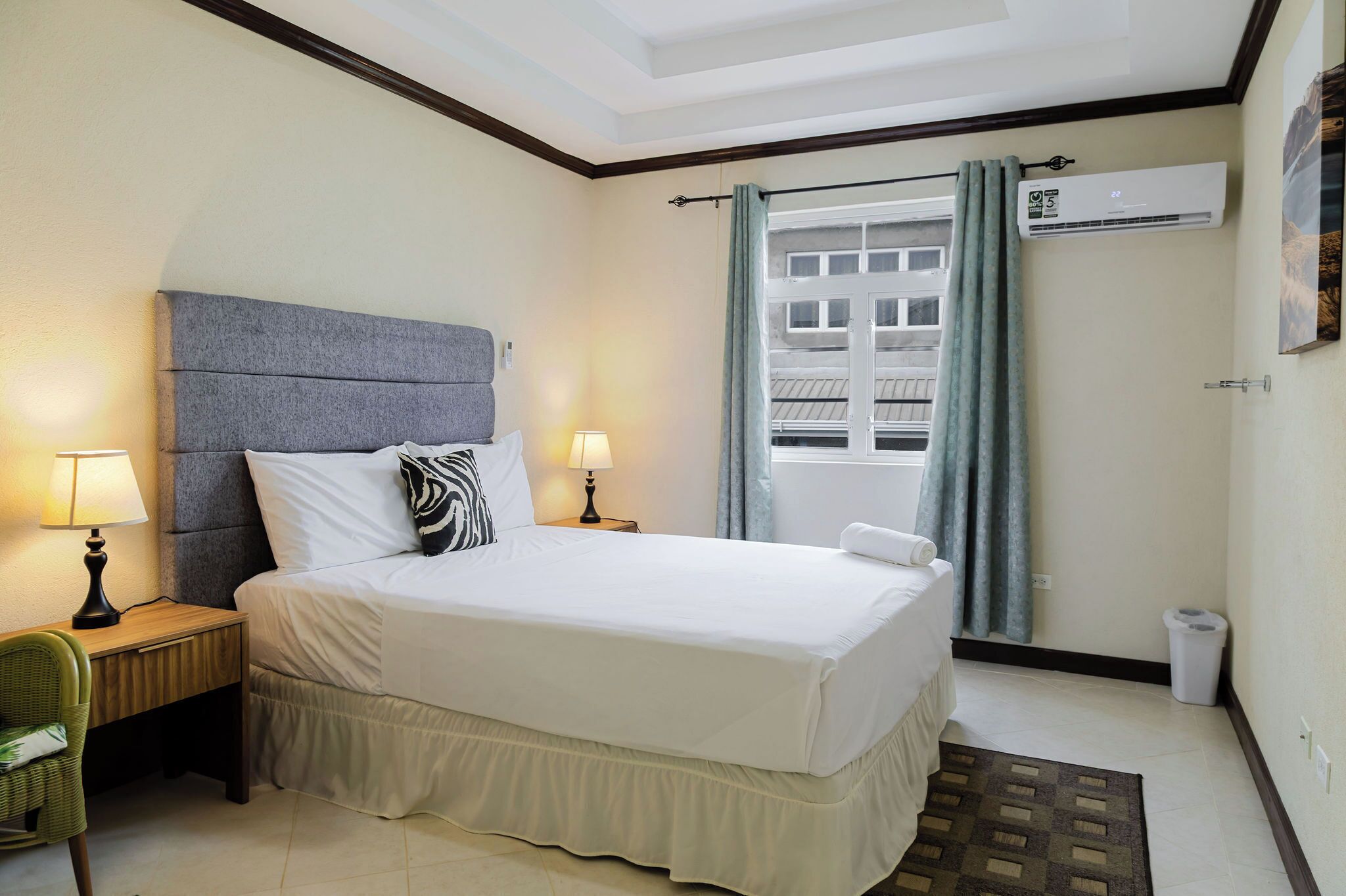 Apartamento, sacada, vista para o jardim | Cofres nos quartos, Wi-Fi de cortesia