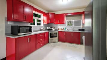 Apartment, Balcony, Garden View | Private kitchen